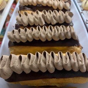 chocolate eclair