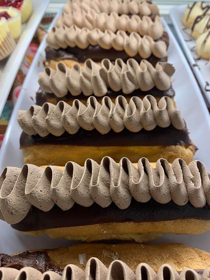 chocolate eclair
